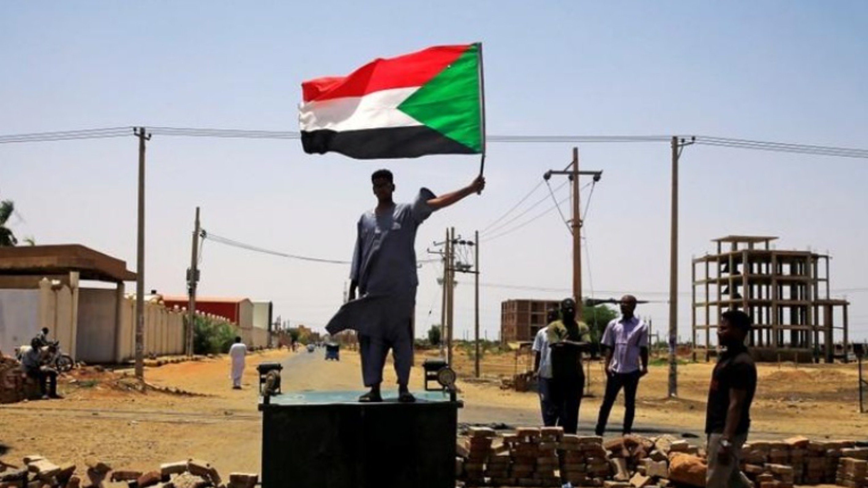 توكل كرمان: محاولة فض اعتصام المتظاهرين السودانيين أمام القيادة العامة محاولة لفض الثورة